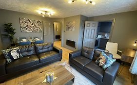 No24 - 2-Bed Boutique Apartment - Hosted By Hutch Lifestyle