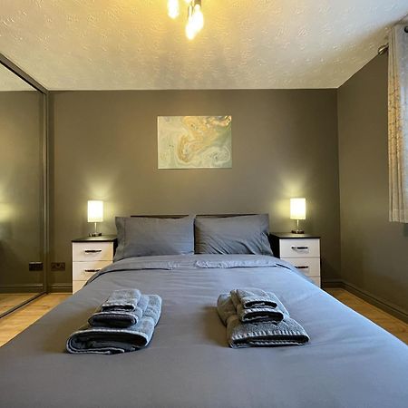 No24 - 2-Bed Boutique Apartment - Hosted By Hutch Lifestyle Leamington Spa Exterior photo