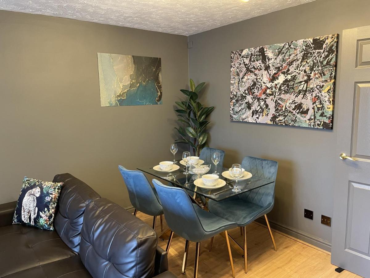 No24 - 2-Bed Boutique Apartment - Hosted By Hutch Lifestyle Leamington Spa Exterior photo
